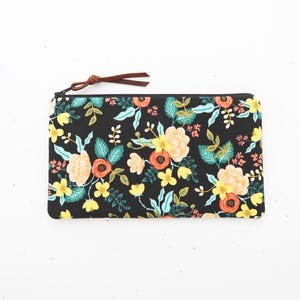 Federmäppchen | Hübsche Clutch mit Blumen Handy Reißverschluss | Stifteetui für Damen | Zurück zu Schule Geschenk