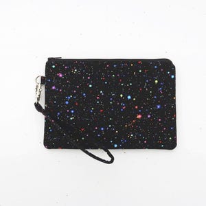 Regalo para cumpleaños de una amiga / Cartera de pulsera para mujer / Monedero de tela para celular negro / Monedero de pulsera con lunares arcoíris para concierto