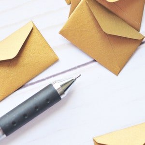 Petites enveloppes - DORÉ// 1 pouce x 1,5 pouce//Petites notes d'amour//Notes de fée des dents//Embellissements//Scrapbooking//Réalisation de travaux manuels en papier
