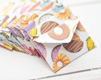 Tiny Donut Love Notes - Set of 10 // 1 inch x 1.5 inch // Sweet Treats // Blank Notes // Tiny Cards // Tiny Stationery // Decoration