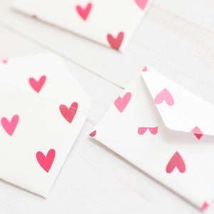 Petits mots d'amour coeur rose et rouge - lot de 10// 1 pouce x 1,5 pouce//Cœurs//Motif d'amour//Note de fée des dents///Petites cartes/Petits coeurs