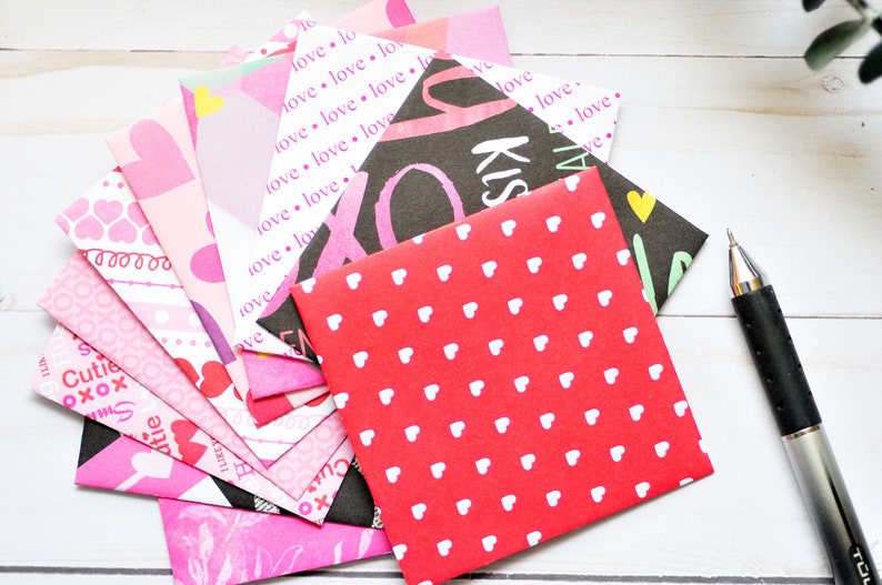 Lot de 10 mini cartes Saint-Valentin // Cartes vierges // Enveloppes pour cartes-cadeaux // Saint-Valentin // Mot d'amour // Enveloppes à motifs assortis image 9