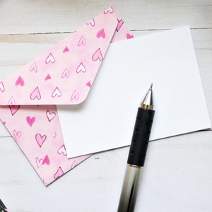 Lot de 10 mini cartes Saint-Valentin // Cartes vierges // Enveloppes pour cartes-cadeaux // Saint-Valentin // Mot d'amour // Enveloppes à motifs assortis image 2