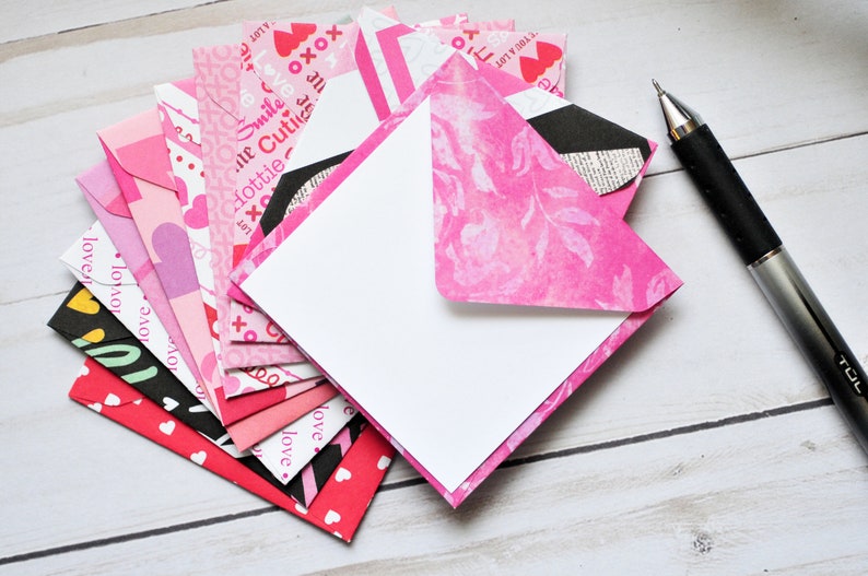 Valentine's Day Mini Cards Set of 10 // Blank Cards // Gift Card Envelopes // Valentine's Day // Love Note // Assorted Pattern Envelopes Square