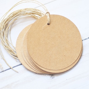 Étiquettes rondes - Kraft // Lot de 50 // Etiquettes cadeaux // Étiquettes volantes // Emballage cadeau // Emballage // Etiquettes // Emballage // Emballage du produit // Cadeau