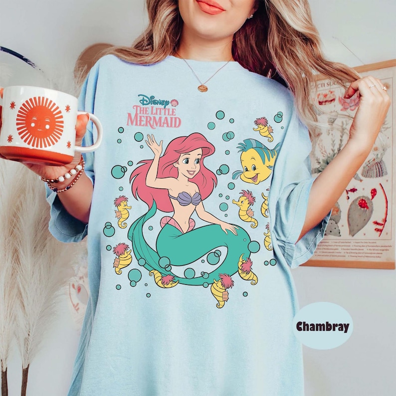 Retro Ariel & Flunder Bubble Poster Disney T-shirt, Den lilla sjöjungfrun prinsessan T-shirt, Disney World-resa T-shirt, Disneyland semester T-shirt bild 3