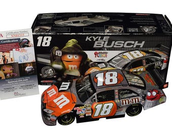 M&Ms カー、カイル ブッシュの写真、#18 カー、NASCAR 写真、レース