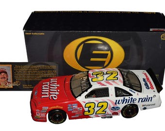 1/24 Scale Action - 1999 Ford Taurus Dale Jarrett NASCAR Ford
