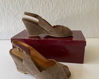 bare traps peep toe booties