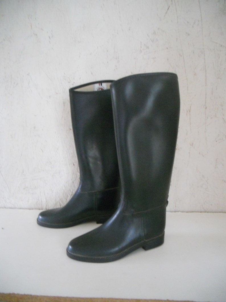 Vintage Women's Black Rubber Riding Boots . Equestrian Boots . Wellies Tiny Fit Size 34 US 4-5 image 2