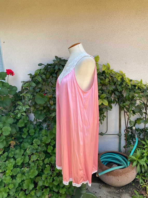 Vintage Pink Embroidered Nightgown Sleeveless Lac… - image 3