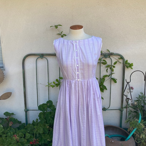 Vintage 50s Lavender Fit and Flare Dress // Knee Length Cotton Summer Day Dress AS IS Waist 32