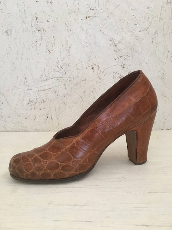 Vintage 40s Pin-up Pumps, Brown Reptile Pumps, WWI