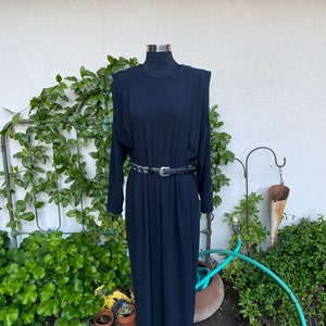 90s Solid Black Pleated Jumpsuit Elastic Waist Tapered Leg Long Sleeve Pockets Party Pantsuit by Ms Chaus Size 10
