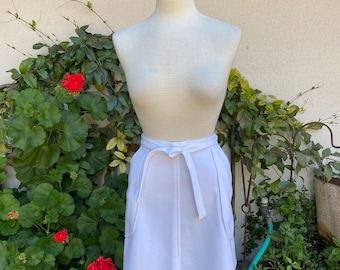 Vintage 70s White Wrap Skirt Big Pockets Flippy A Line Mini Skirt Polyester by Paddle & Saddle Adjustable Waist