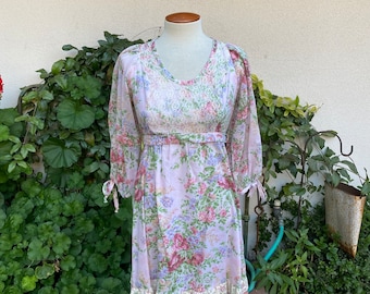 70s Floral Cottagecore Dress Empire Waist Pink Lilac Green Lace Tiered Sheer 3/4 Sleeves Midi Summer Tea Dress Size XS