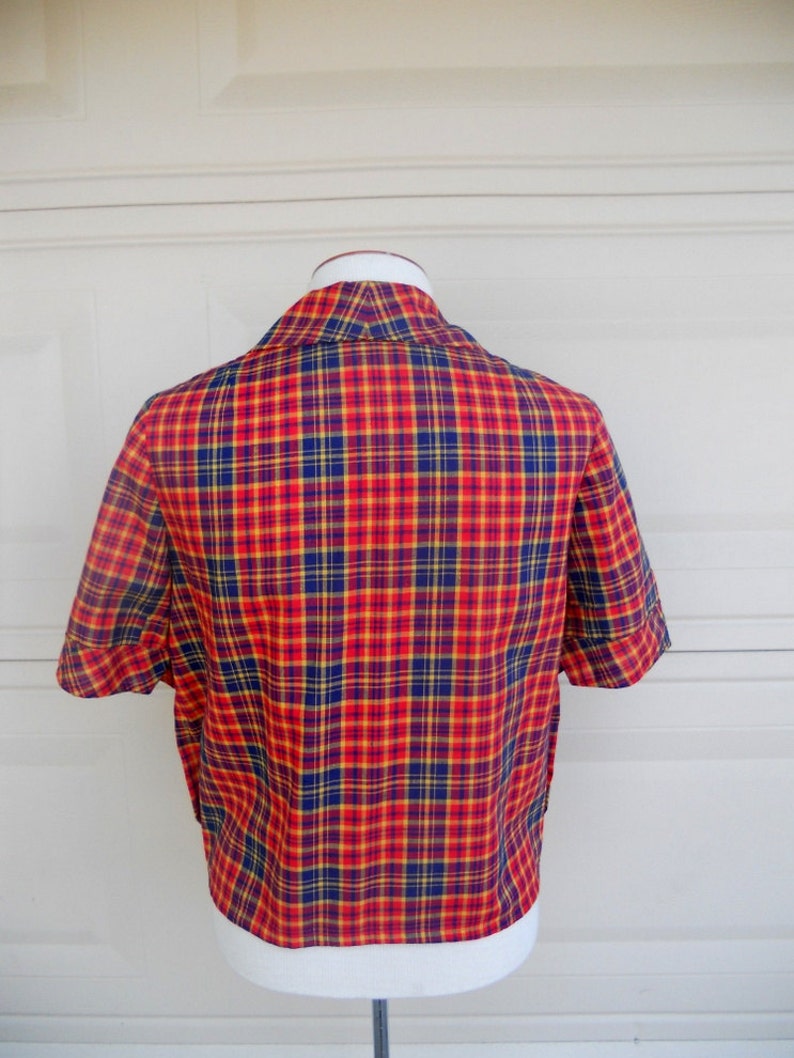 SALE Vintage 60s Plaid Top . Summer Madras Crop Top . Peter Pan Collar image 4