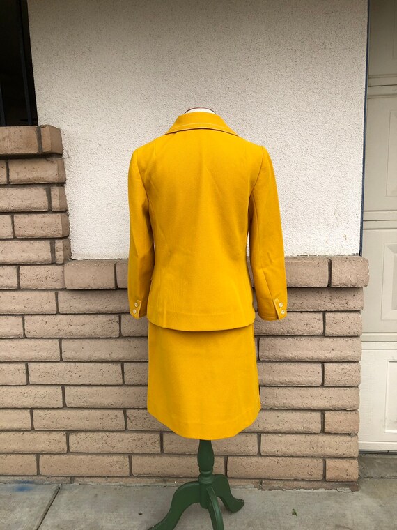 Vintage 60s Mustard Mod Skirt Suit Butte Knit Dou… - image 4