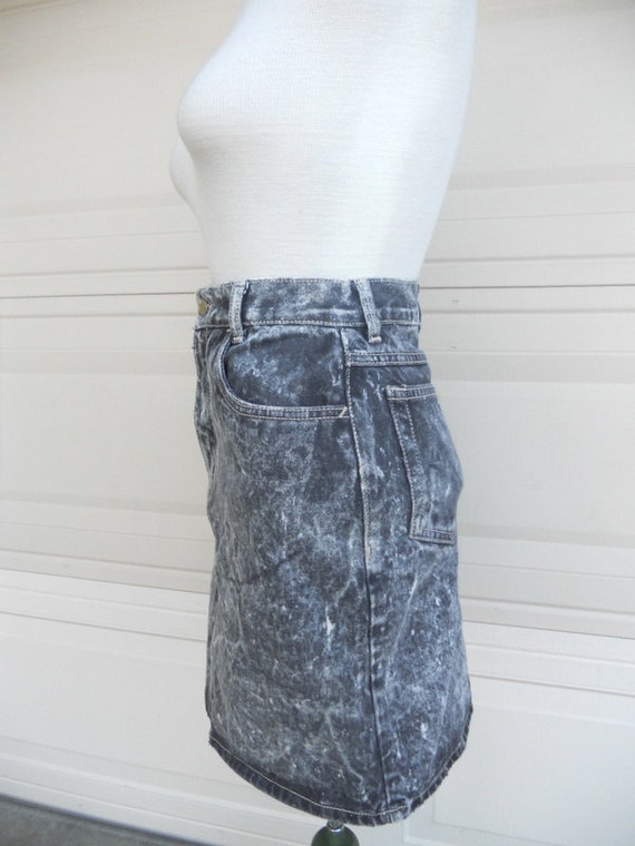 80s Acid Wash Black Denim Mini Skirt SERGIO VALEN… - image 3