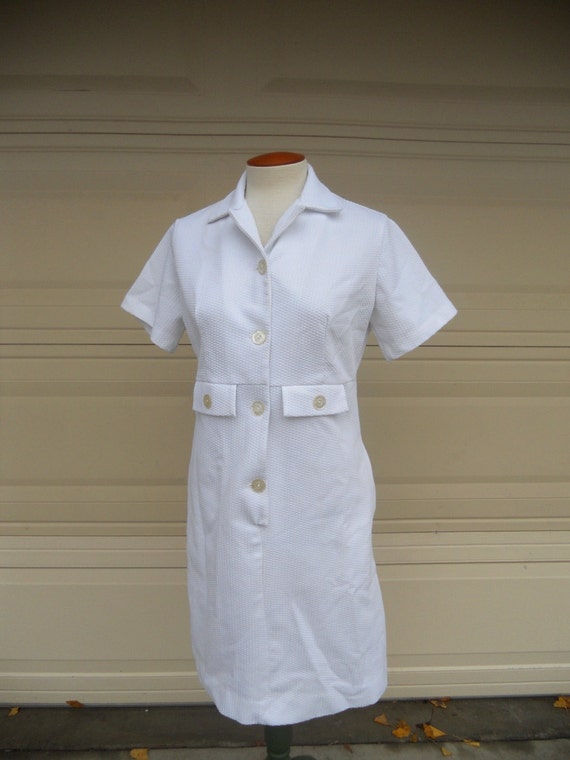 Vintage Mod White Textured Dress, Mad Men Dress 1… - image 1