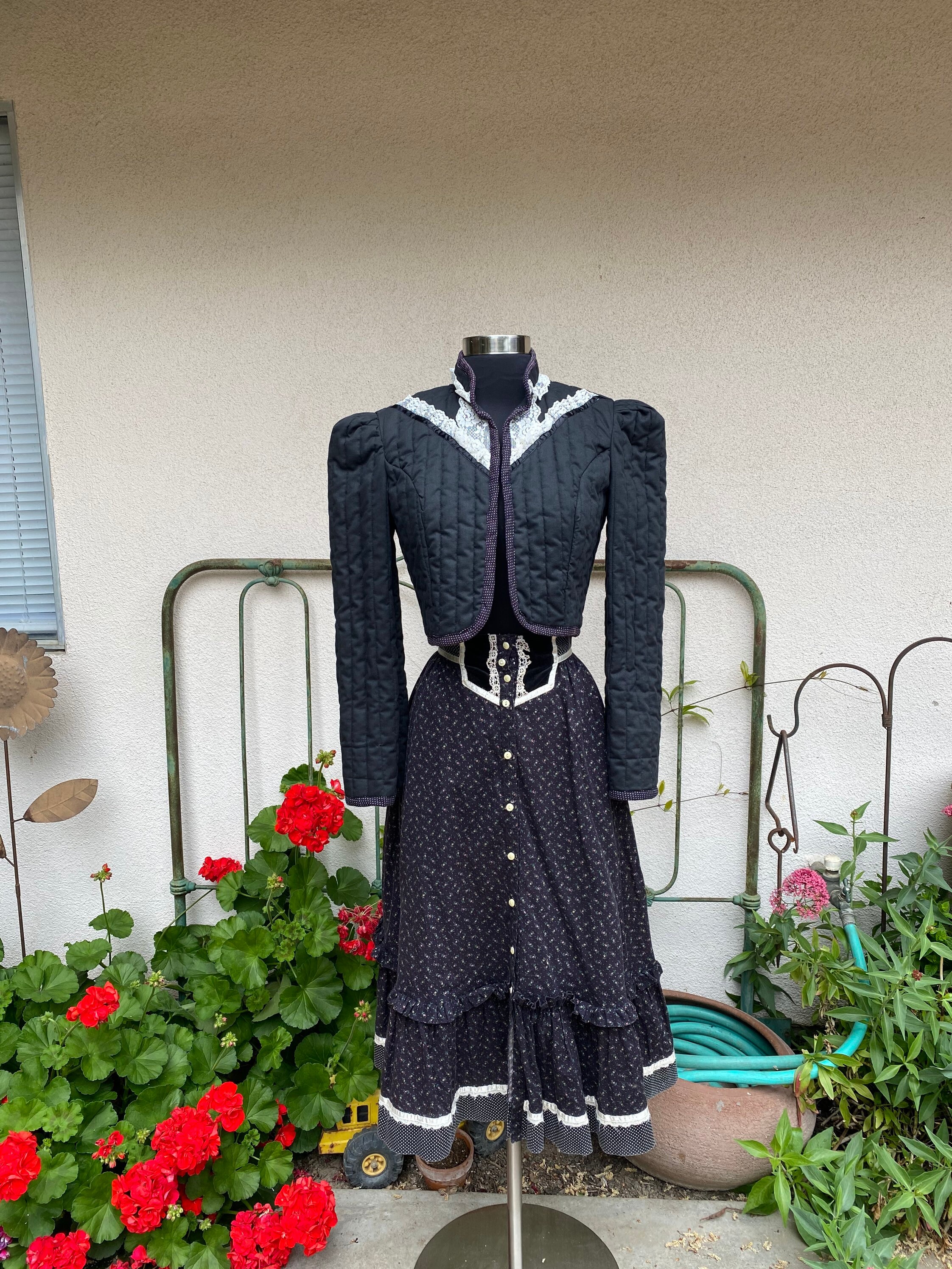 Vintage Gunne Sax Skirt // Jessica's Gunnies Button up Vintage Gunne Sax Skirt // Jessica's Gunnies Button up