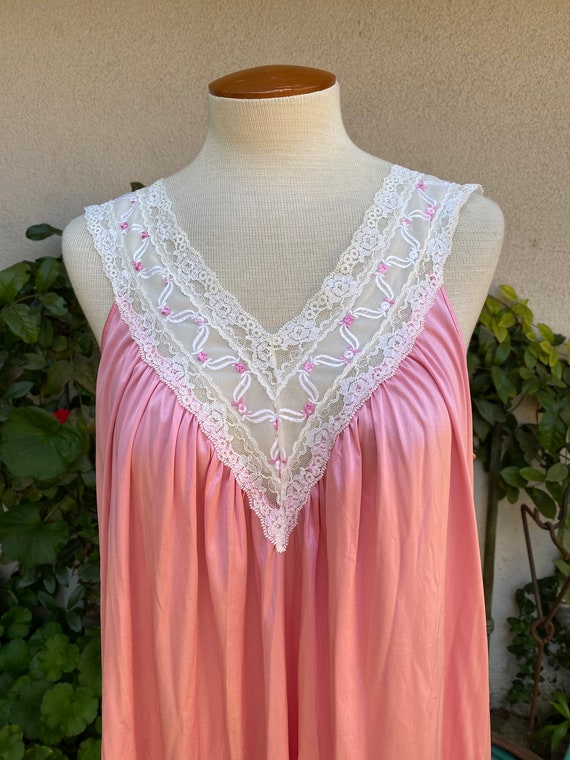 Vintage Pink Embroidered Nightgown Sleeveless Lac… - image 2