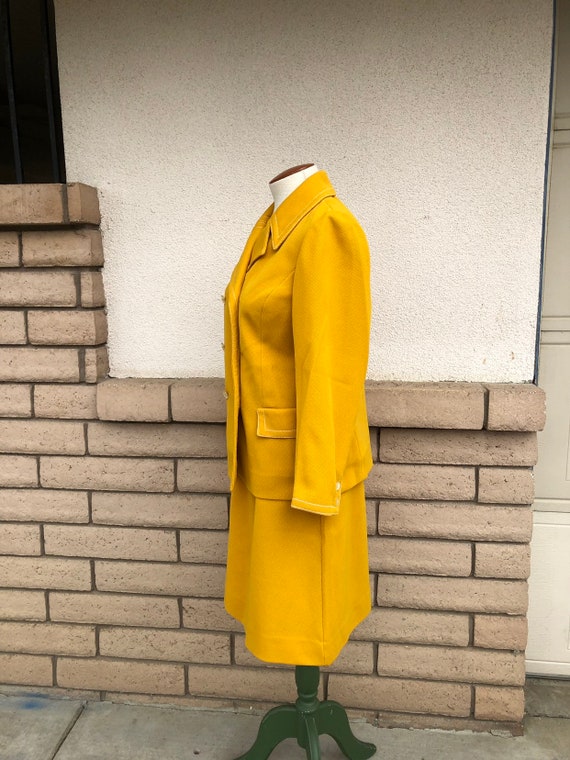 Vintage 60s Mustard Mod Skirt Suit Butte Knit Dou… - image 6