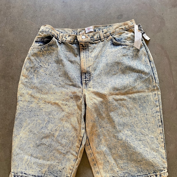 Vintage NWT Acid Wash Denim Shorts Cotton High Waisted Bermuda Jean Shorts Bayside Blues Waist 36