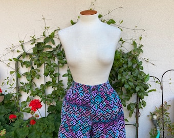 80s 90s Hobie Geometric Print Pleated Shorts Purple Teal Black Cotton High Waist Mom Shorts Size M-L Waist 32