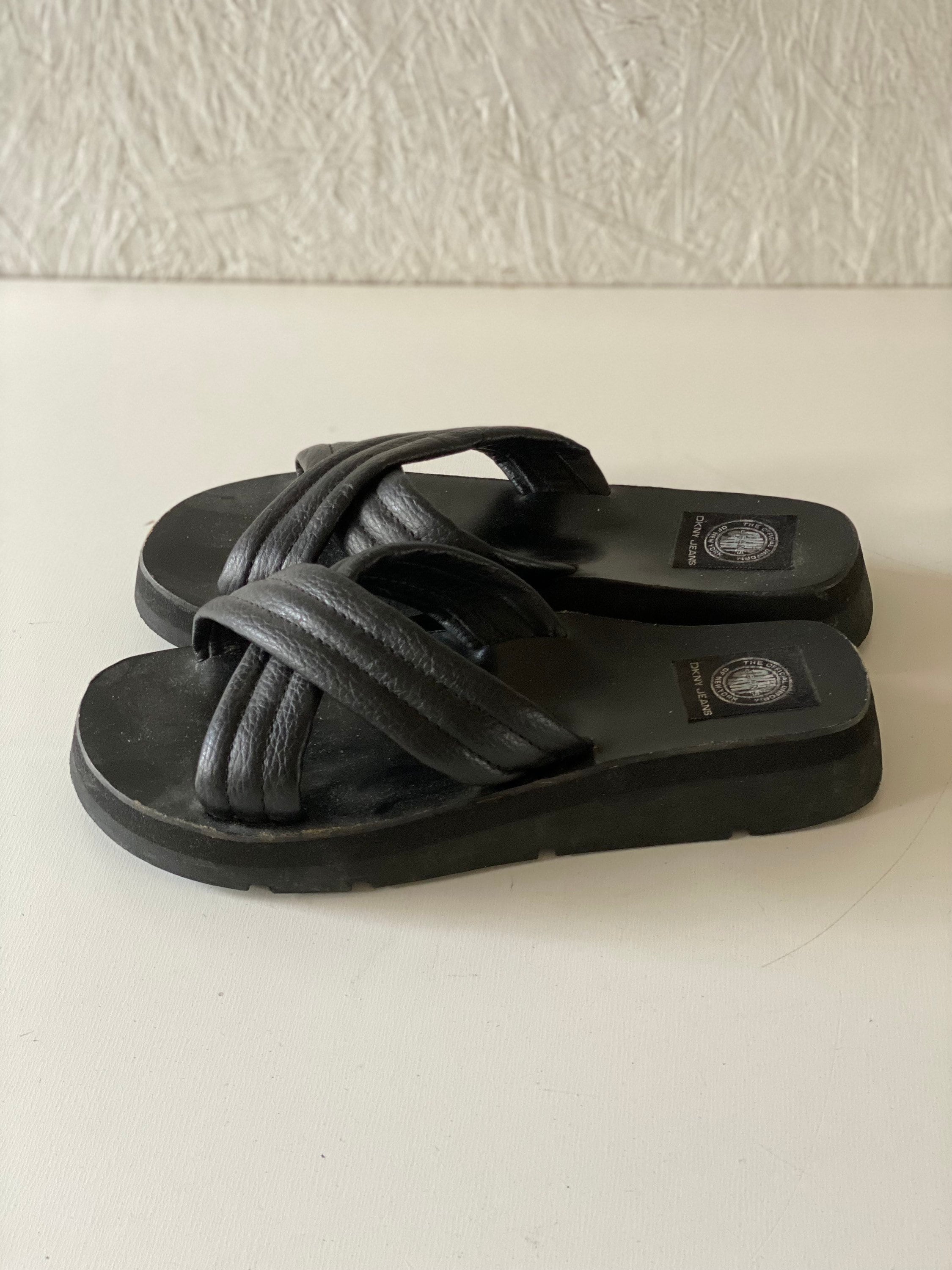 Dkny black deals slides