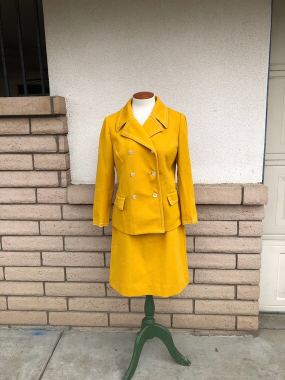 Vintage 60s Mustard Mod Skirt Suit Butte Knit Dou… - image 1