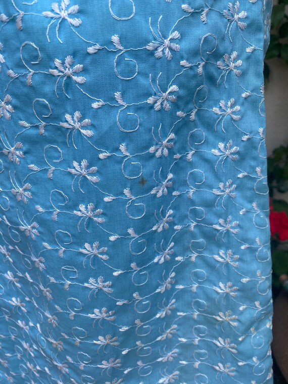60s Zip Front Day Dress Blue White Embroidered Fl… - image 2