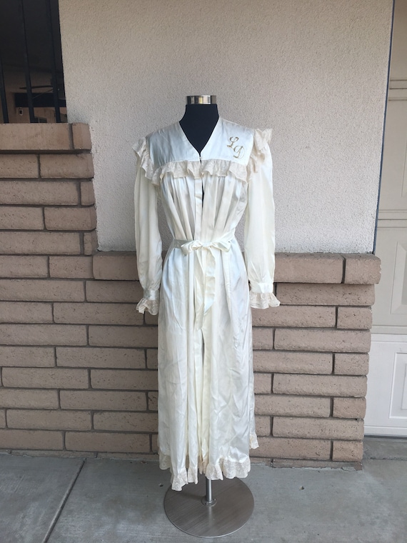 Vintage 40s Creamy White Satin Lace Robe Beaded M… - image 1