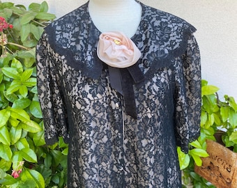 Vintage 50s Vanity Fair Black Lace Robe Old Hollywood Glam Sweeping Collar and Rosette Button Up Midi Length Size S-M