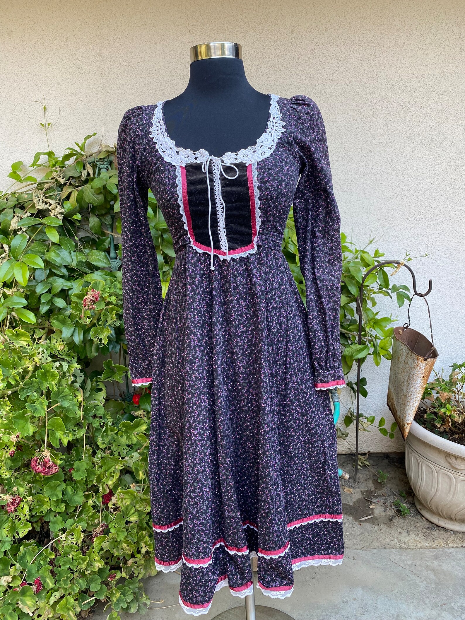 Vintage 70s Calico Gunne Sax Dress Corset Velvet Purple Pockets Midi ...