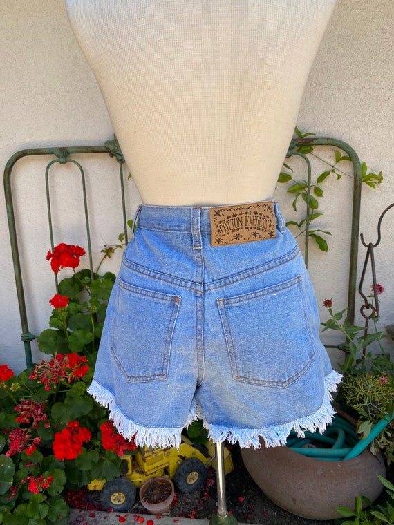 Vintage 90s Lace Frayed Denim Shorts // High Wais… - image 4