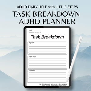 Puede incluir: Un juego de tres tazas de cerámica con un acabado mate moteado. Las tazas son de color crema, gris claro y gris oscuro. Cada taza tiene un diseño simple y moderno y un asa redondeada.