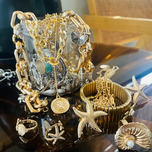 Joyero misterioso, conjunto sorpresa, collares, anillos, pendientes, pulseras, joyas vintage, regalo único, perfecto para ella.