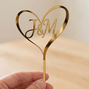 Adorno para pastel con inicial en forma de corazón personalizado, decoración de monograma de boda personalizada, decoración para pasteles de compromiso y aniversario.