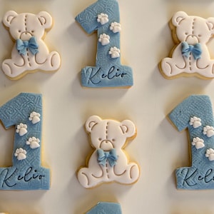 Biscoitos em formato de urso. Biscoitos personalizados. Lembrancinha de festa. Biscoitos de açúcar. Pasta americana.