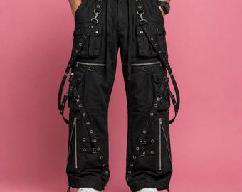Handgemaakte zwarte cyberpunk Techwear-cargobroek – industriële streetwear zakken en bandjes