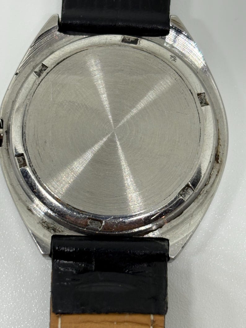 Vintage Ulysse Nardin 17 Jewels Manual Winding Swiss Made Men's Wristwatch Red Dial image 8