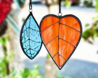 Stained Glass Leaf Suncatcher, Colorful Window Hanging Decor, Handmade Glass Art Gift, Nature-Inspired Ornament, Garden Decoration