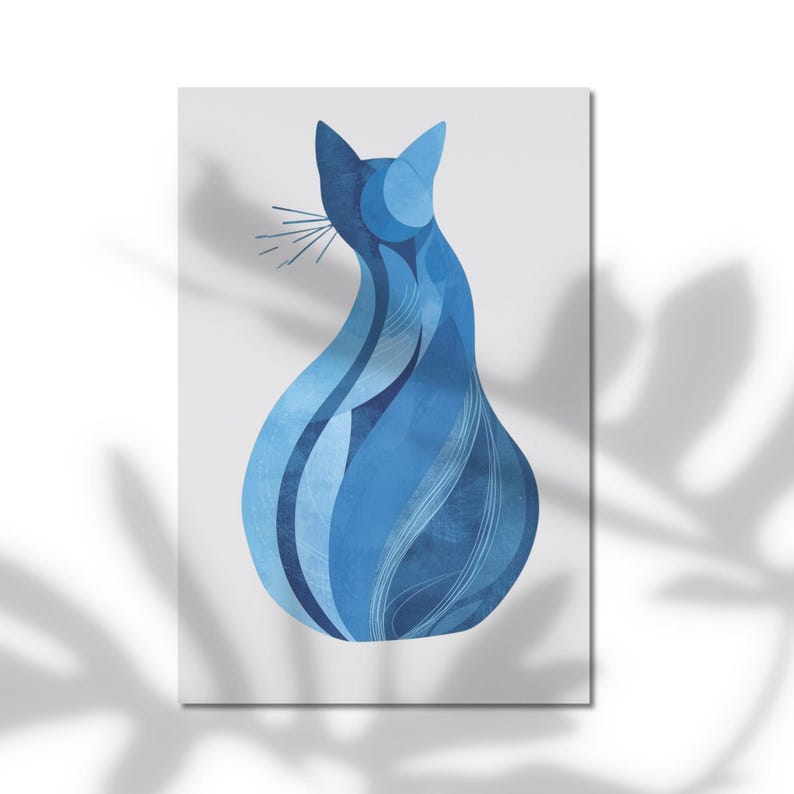 K&ouml;nnte beinhalten: Abstrakte Illustration einer blauen Katze auf wei&szlig;em Hintergrund. Die Katze wird in verschiedenen Blaut&ouml;nen dargestellt, wodurch ein Gef&uuml;hl von Tiefe entsteht. Das Kunstwerk hat ein minimalistisches Design mit klaren Linien und Konzentration auf die Silhouette der Katze.
