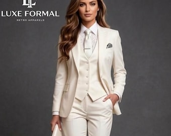 Traje elegante de tres piezas para mujer en color blanco roto / Conjunto de blazer, chaleco y pantalón a medida. Atuendo formal de oficina. Corte ajustado.