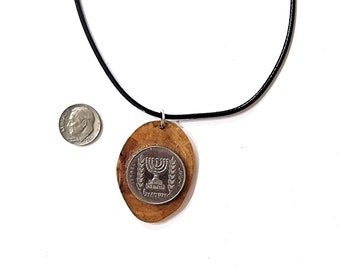 Israeli coin 1/2 Lira olive on wood pendant with Emblem of the State of Israel souvenir P344