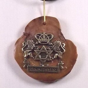 Olive wood pendant with Birkat Kohanim with lions and Star of David sign Israel P33