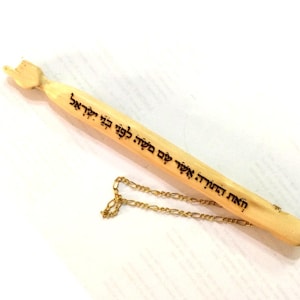 Bar Mitzvah gift, Israeli Olive wood YAD, Torah pointer Judaica art Israel Bar Mitzvah Synagogue, Hand made Y86