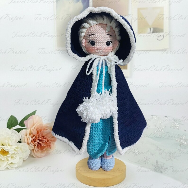 Muñecas de ganchillo inspiradas en Elsa, amigurumi de la Reina de Hielo de los cuentos de hadas, muñecas coleccionables de princesas, regalos hechos a mano perfectos para la cumpleañera, con abrigo. Elsa With Coat