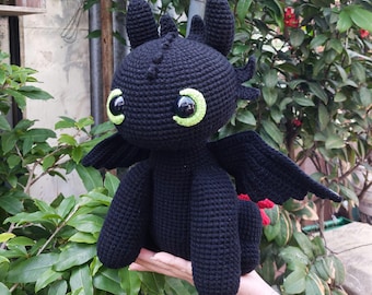 Handgemachte zahnlose Häkelpuppe, Drache inspirierte Märchenplüsch, Fantasy-Drachen-Sammlercharakter-Puppe, Wikinger-Amigurumi